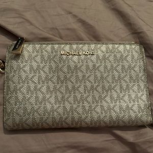 Michael Kors Wristlet Wallet